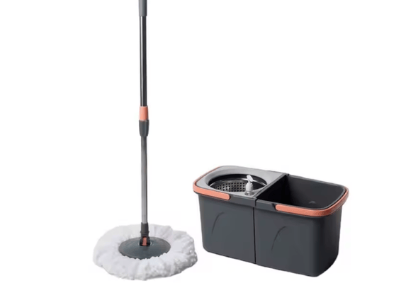 Spin mop with bucket set